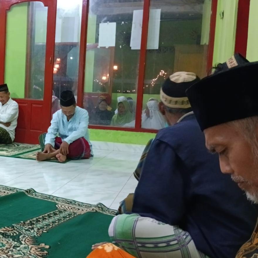 Keluarga Besar Pemerintah Kalurahan Pengasih Safari ke Masjid Al Falaah